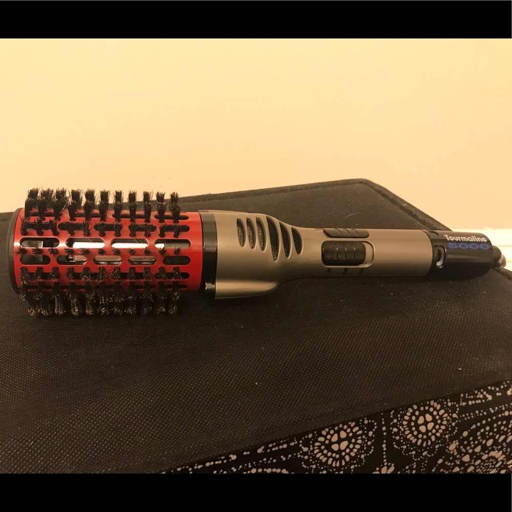 Tourmaline blow dry brush